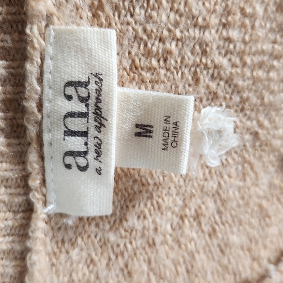 a.n.a Sweater Womens Size M Tan Fuzzy Tunic Long Top - Picture 2 of 9